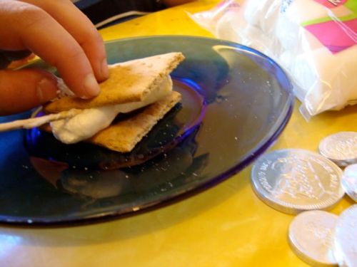 Hanukkah Gelt S'more