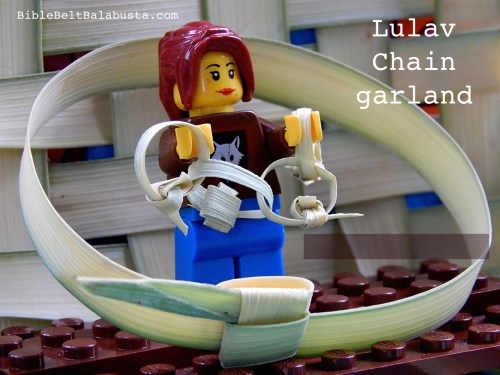 lulav chain, LEGO minifig scale